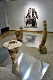 Gudrun Schustre: Wolfsfrau. II Internationale Skulpturenbienale, Raveau